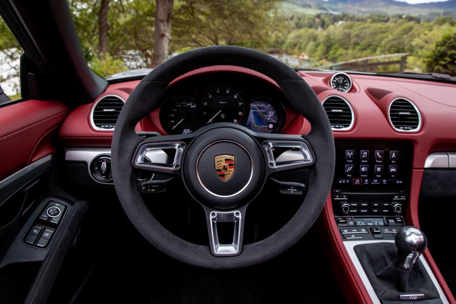 Панель приборов Porsche 718 Spyder (982) 2019 года  (WW) (фото 42 из 318)